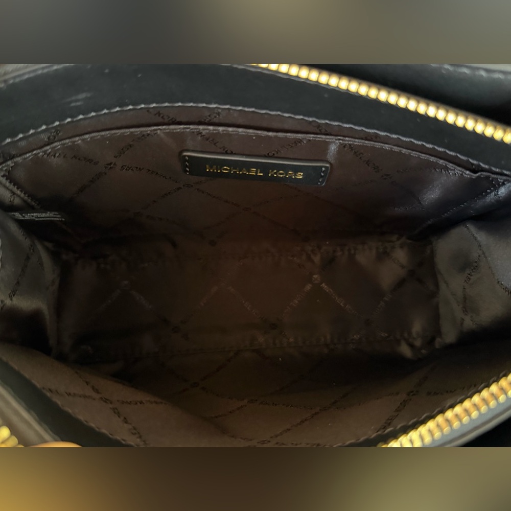 Michael Kors Sheila SM Black Satchel Shoulder Bag - Picture 6 of 11
